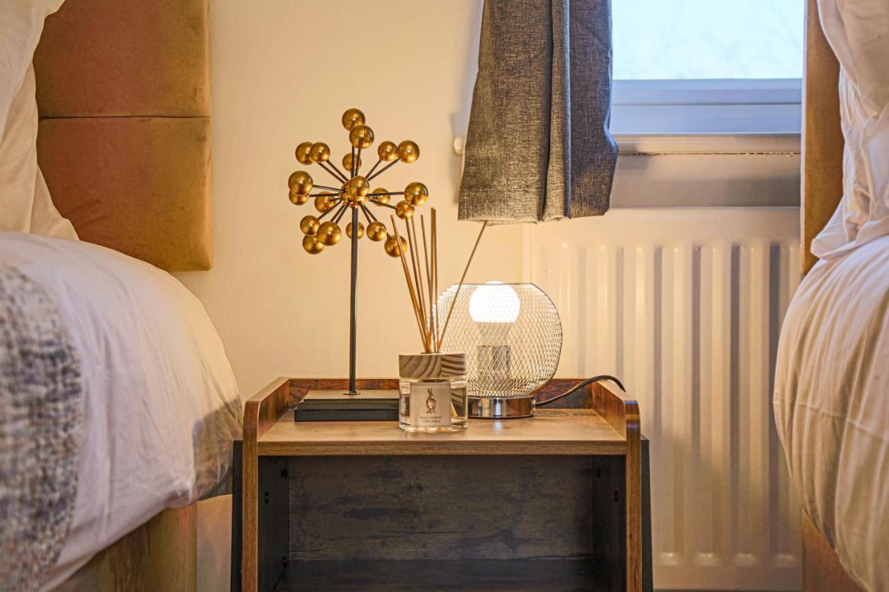 Cosy 3 Bed House To Bicester Outlet For Big Group By Platinum Key Properties Dış mekan fotoğraf
